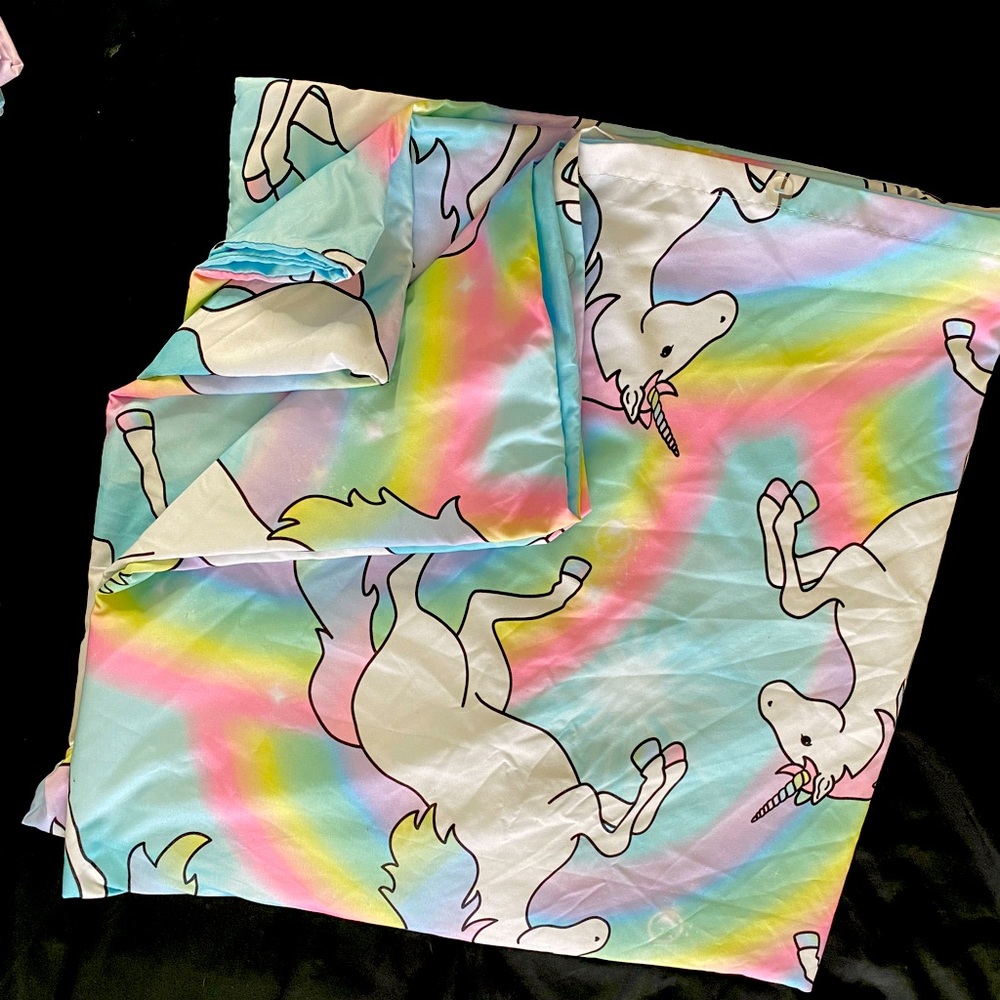 Unicorn Duvet Cover & Pillowcases (3)